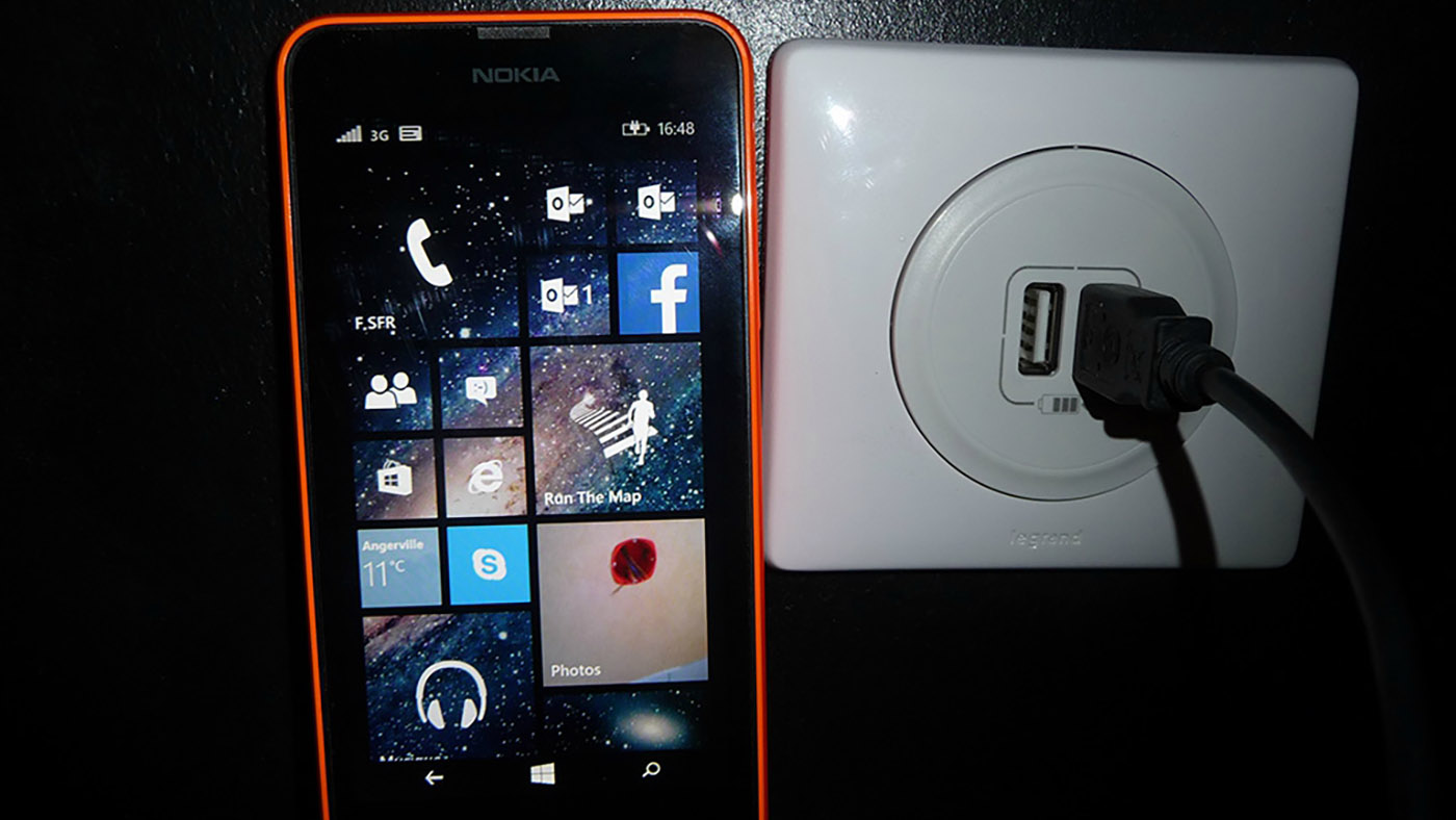 Prise électrique USB